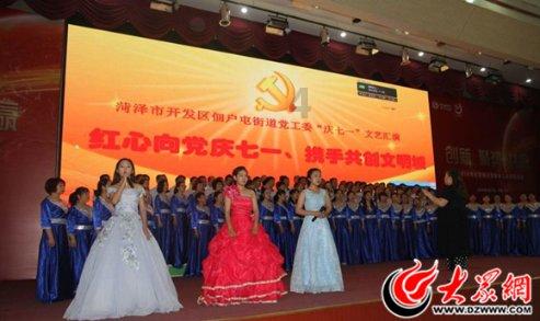 湖南张家界:天子山银装素裹景如画